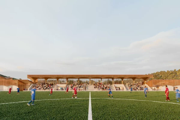 133-foot-hd-def-min-2048x-q75